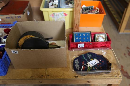 Ebony dressing table items, tortoiseshell mirror, brooch, etc.